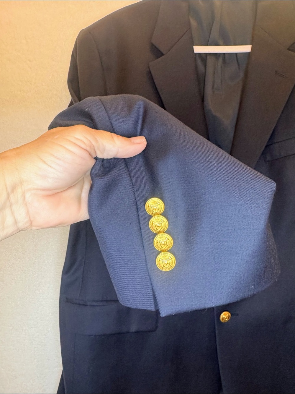 Ralph Lauren Gold Button Navy Men’s Sport Jacket Sz 44R Classic Quiet Luxury - Picture 3 of 5